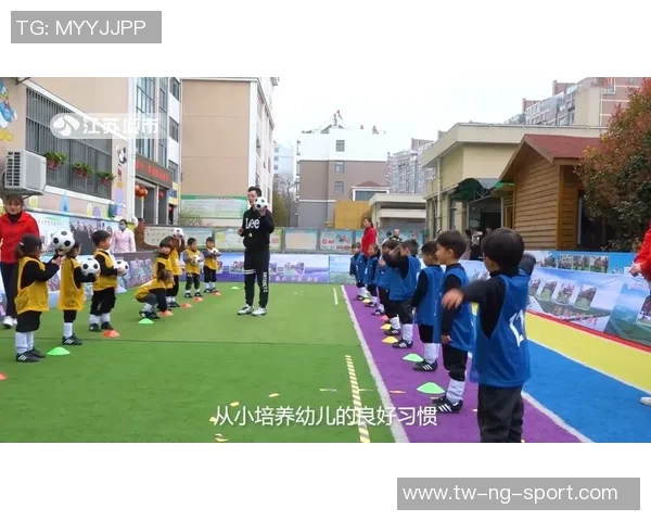 小学体育足球教学设计探索与实践提升学生运动能力与团队合作精神的有效策略 小学体育足球教学设计探索与实践提升学生运动能力与团队合作精神的有效策略